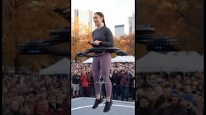 Видео: Дрон, който се носи на талията, позволява лично летене