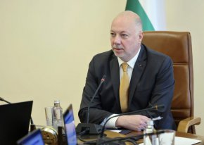 Желязков свиква спешно Съвета за сигурност към МС заради особения управител на Лукойл