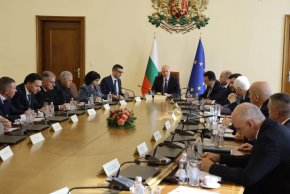 Ще изслушаме доклади на компетентните министри и ще направим предложени за особения управител: Желязков 