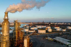 Санкциите срещу Русия изстрелват маржовете на горивото до рекордни нива в САЩ