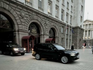 BMW смени пиар - Skoda-та на Радев: ФОТО НА ДЕНЯ