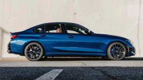 BMW връща красивите ретро цветове със специалното M340i 50 Jahre Edition