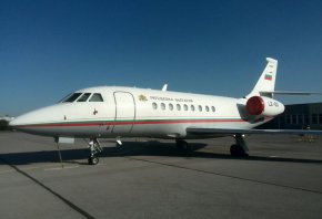 Продават правителствения Фалкон на търг