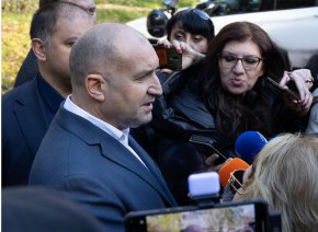 Радев: Депутатите трябва да се съобразят с искането за референдум за еврото 