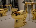 Златната тоалетна Америка е продадена на търг за 12,1 милиона долара