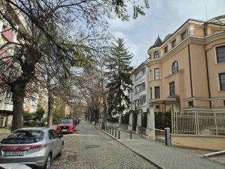 Царски, соц и мутробароков стил смесва ул. Цанко Церковски, 3-кратен строителен министър: Улиците на София