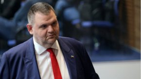 Пеевски призова кметовете и общинските съветници от ДПС - НН да не променят данъците 