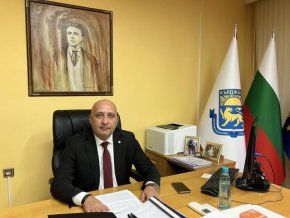 Кърджали сваля наполовина Синята и Зелената зона: ДПС-кметът     