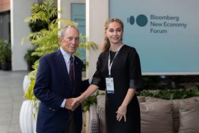   Самият Блумбърг на среща с бг шефката на бизнес-телевизията 