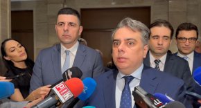 Най-накрая чуха българските граждани и този пагубен за страната бюджет ще бъде оттеглен: Ас. Василев