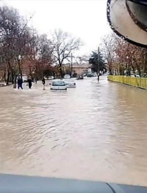   В Община Петрич ще бъде обявено бедствено положение, голямо количество вода има на АМ Струма