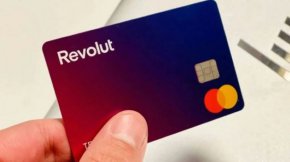 Защо Revolut спря преводите в левове?
