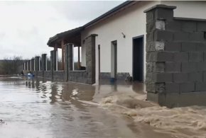 Наводнени къщи и разрушени пътища в Петрич, Сандански, Симитли и Струмяни