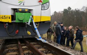 Полша издирва двама украинци, обвинени в саботаж на жп линии