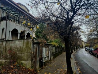 Добри Войников - улица, наречена на училище, където брит и соц се преплитат в романтика