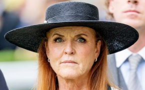 Сара Фъргюсън отхвърли слуховете, че ще живее в „бабин апартамент“ при Беатрис