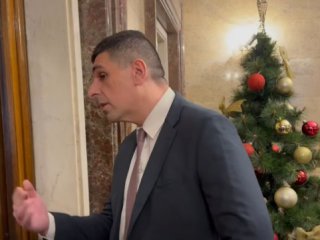   Да излиза Пеевски, да обясни как съм се навеждал: Ивайло Мирчев