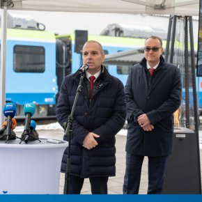 Škoda достави първия от 25 нови електрически влака за България