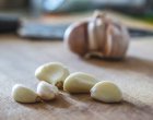 Чесънът може да облекчи леки ушни неразположения: Проучване