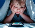 Децата, които получават смартфон до 13 г., имат по-висок риск от безсъние, затлъстяване и депресия – особено момичетата