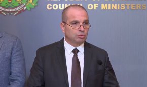 Всички разноски ще бъдат заплатени от корабособственика: Караджов за заседналия Кайрос