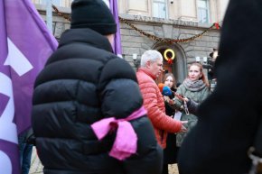 На живо: Синдикатите с акция пред НС: Питат депутатите какво ще стане с доходите през 2026 година 