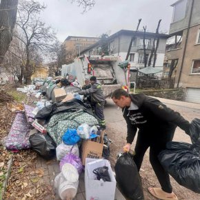 Слатина с овладяна боклучена криза: ФОТО НА ДЕНЯ сн. Г. Илиев, рай.кмет