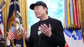 Мъск стана първият човек с богатство над 600 млрд долара