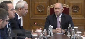 Ние българите искаме нови избори: Възраждане при Радев