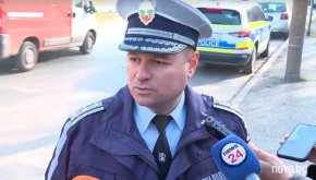 Кола блъсна 15-годишно момиченце до училище в София