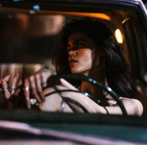 Смях:  Жена зад волана е като ЗВЕЗДА в небето - ти нея виждаш тя тебе НЕ