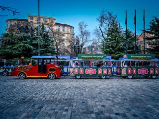   Опасно за децата е Коледното влакче      