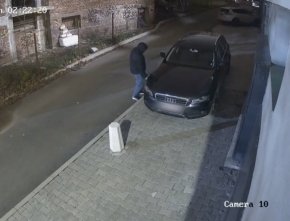    Десетки автомобили осъмнаха с нарязани гуми в столичния квартал "Мотописта”