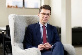  Убиха директора на центъра за термоядрен синтез на MIT в дома му