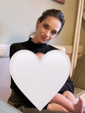  Най-красивата бг моделка учи деца с увреждания  