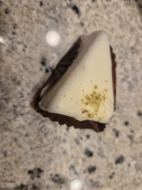 ДА! Бял гараш и други приятни изненади в Емили