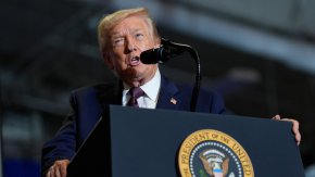 
Тръмп отзова 29 посланици