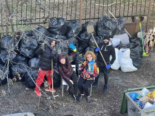   18 дни непочистен боклук в Хаджи Димитър: ФОТО НА ДЕНЯ  