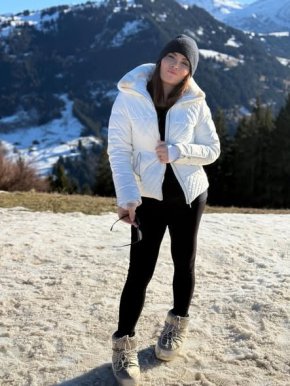   Соня в Гщаад, но без сняг: Алпийско фото на деня  