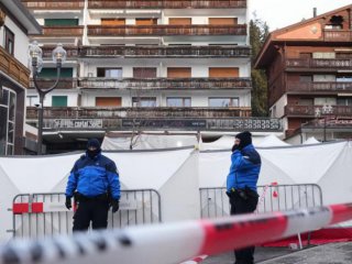 Мъчително очакване: Швейцарските власти бързат да идентифицират жертвите от пожара в ски курорт