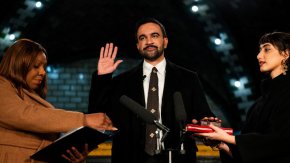 Кметът на Ню Йорк положи клетва върху Корана и обеща „нова ера“