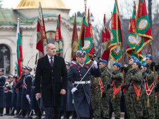 Венецуела е пореден епизод от разграждането на този международен правов ред, ние сме свидетели на правото на силата: Радев