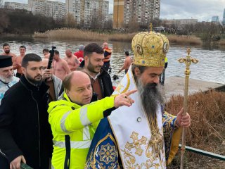 Инцидент по време на слово на патриарх Даниил на езерото Дружба, намесиха се полицаи