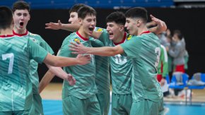 Волейболистите ни до 18 г. са на крачка от еврофиналите