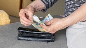  От 1 юли социалната пенсия става 333,48 лева или 170,51 евро, какви ще бъдат другите пенсиите в евро 