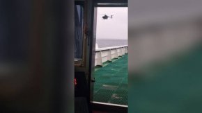  Военен US хеликоптер се опитва да кацне на танкера Marinera