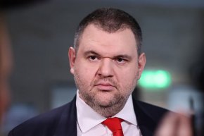 Пеевски поиска оставката на Терзиев