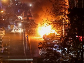 САЩ  предупреди американците да „напуснат Иран незабавно“