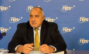 Данъчни и ДДС-ари се молят по църквите пак да ни няма, за да може пак да мамят: Борисов