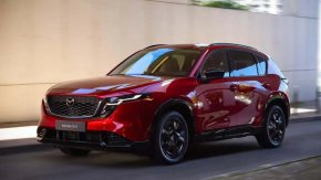 Най-добрият SUV на Mazda остава изгодна покупка и през 2026 г.
